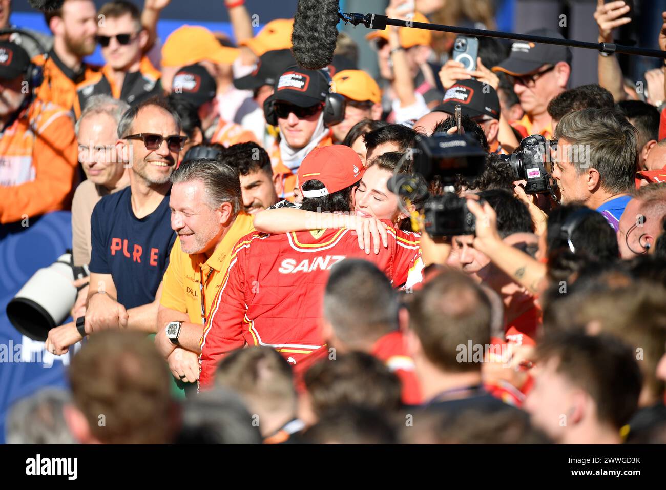 MELBOURNE, AUSTRALIA. 24 marzo 2024. 55 Carlos Sainz Jr. (ESP) Scuderia Ferrari dopo le celebrazioni della gara a seguito del completamento del 3° round del Rolex Australian Grand Prix 2024 FIA Formula 1 dal 22 al 24 marzo presso l'Albert Park Street Circuit di Melbourne, Australia. Crediti: Karl Phillipson/Alamy Live News. Foto Stock