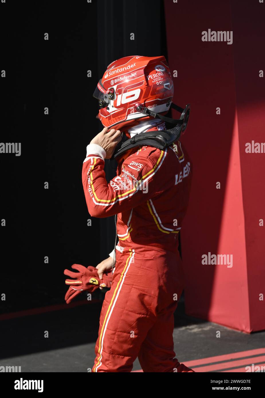 MELBOURNE, AUSTRALIA. 24 marzo 2024. 16 Charles Leclerc (MCO) Scuderia Ferrari post gara a seguito del completamento della FIA Formula 1 Rolex Australian Grand Prix 2024 3° round dal 22 al 24 marzo presso l'Albert Park Street Circuit di Melbourne, Australia. Crediti: Karl Phillipson/Alamy Live News. Foto Stock