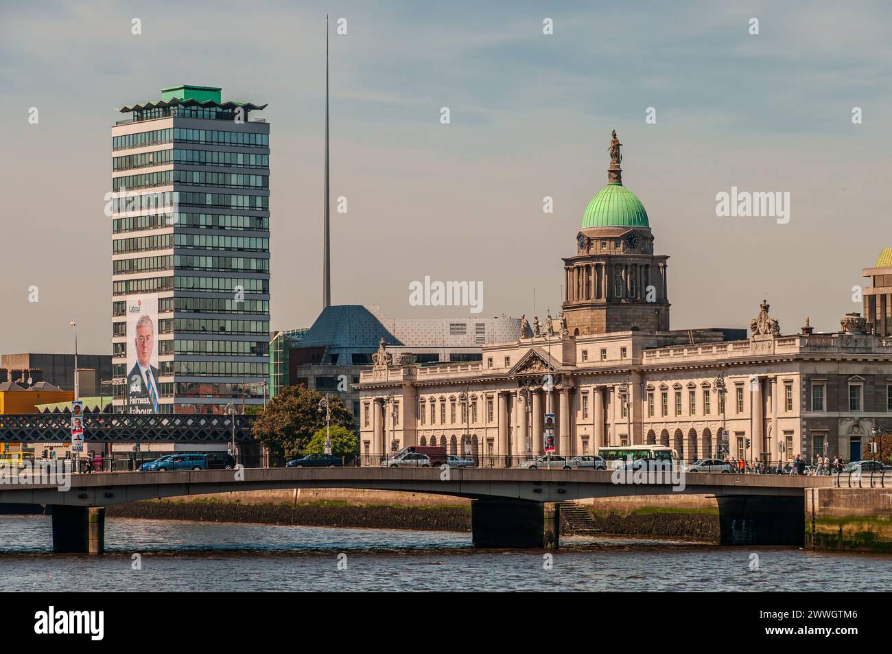Dublino, la capitale della Repubblica d'Irlanda, si trova sulla costa orientale dell'Irlanda, alla foce del fiume Liffey. Foto Stock