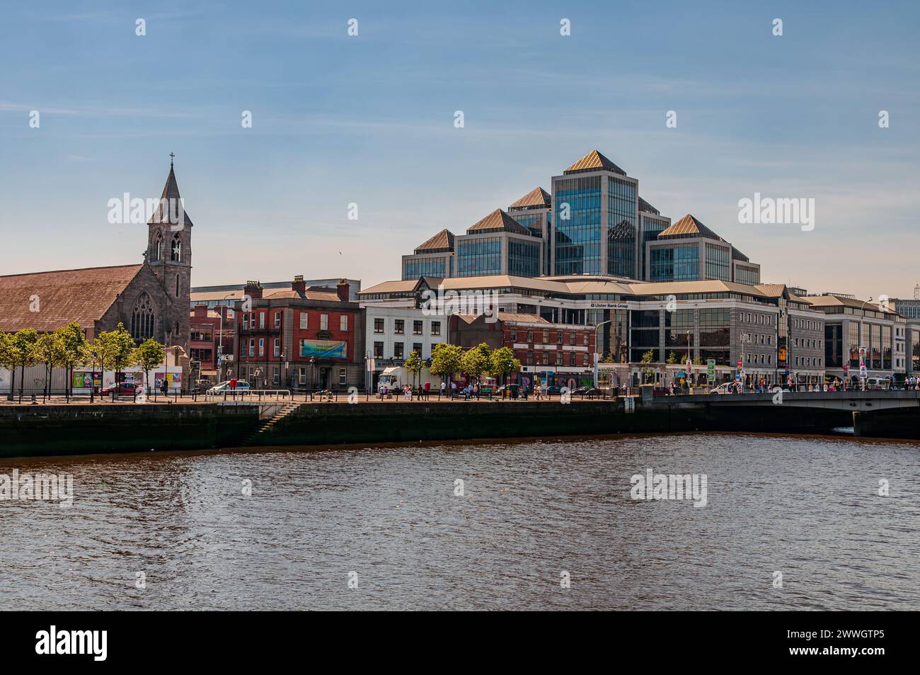Dublino, la capitale della Repubblica d'Irlanda, si trova sulla costa orientale dell'Irlanda, alla foce del fiume Liffey. Foto Stock