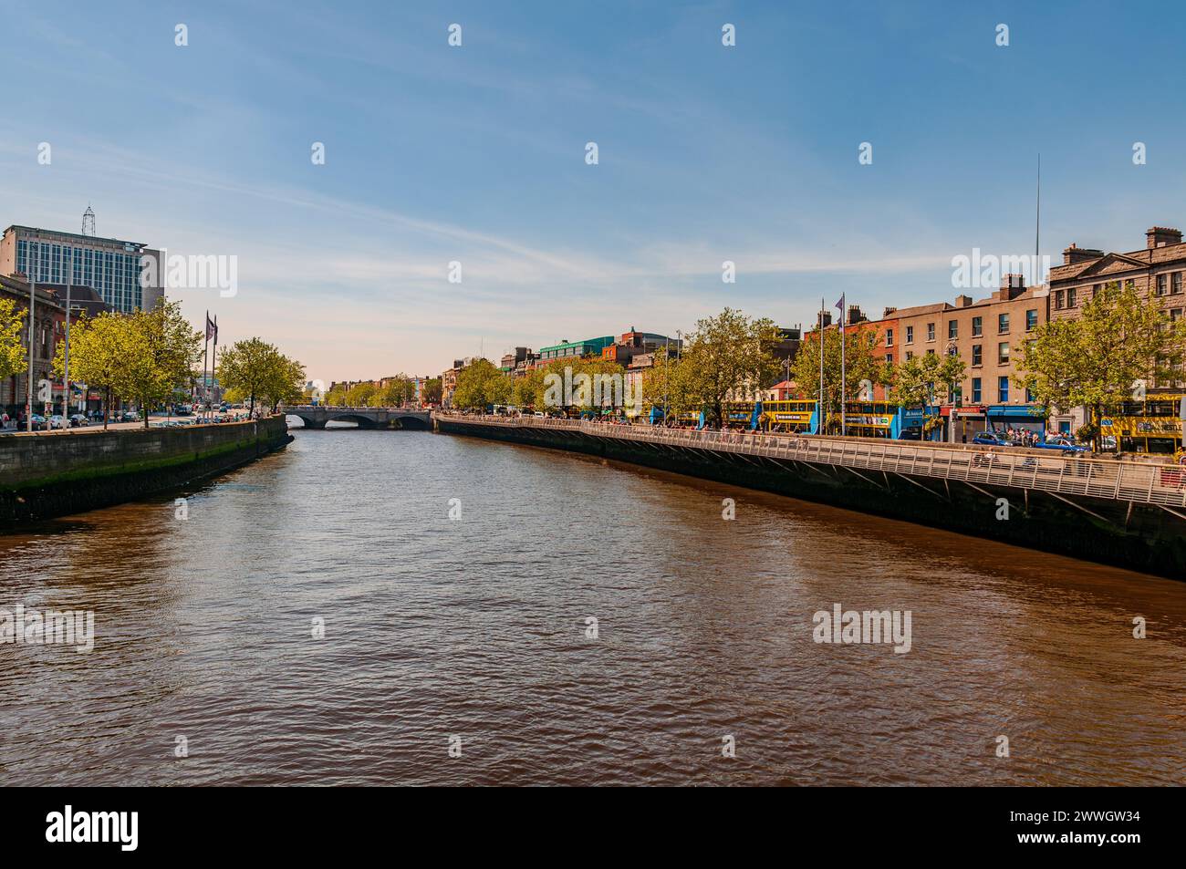 Dublino, la capitale della Repubblica d'Irlanda, si trova sulla costa orientale dell'Irlanda, alla foce del fiume Liffey. Foto Stock