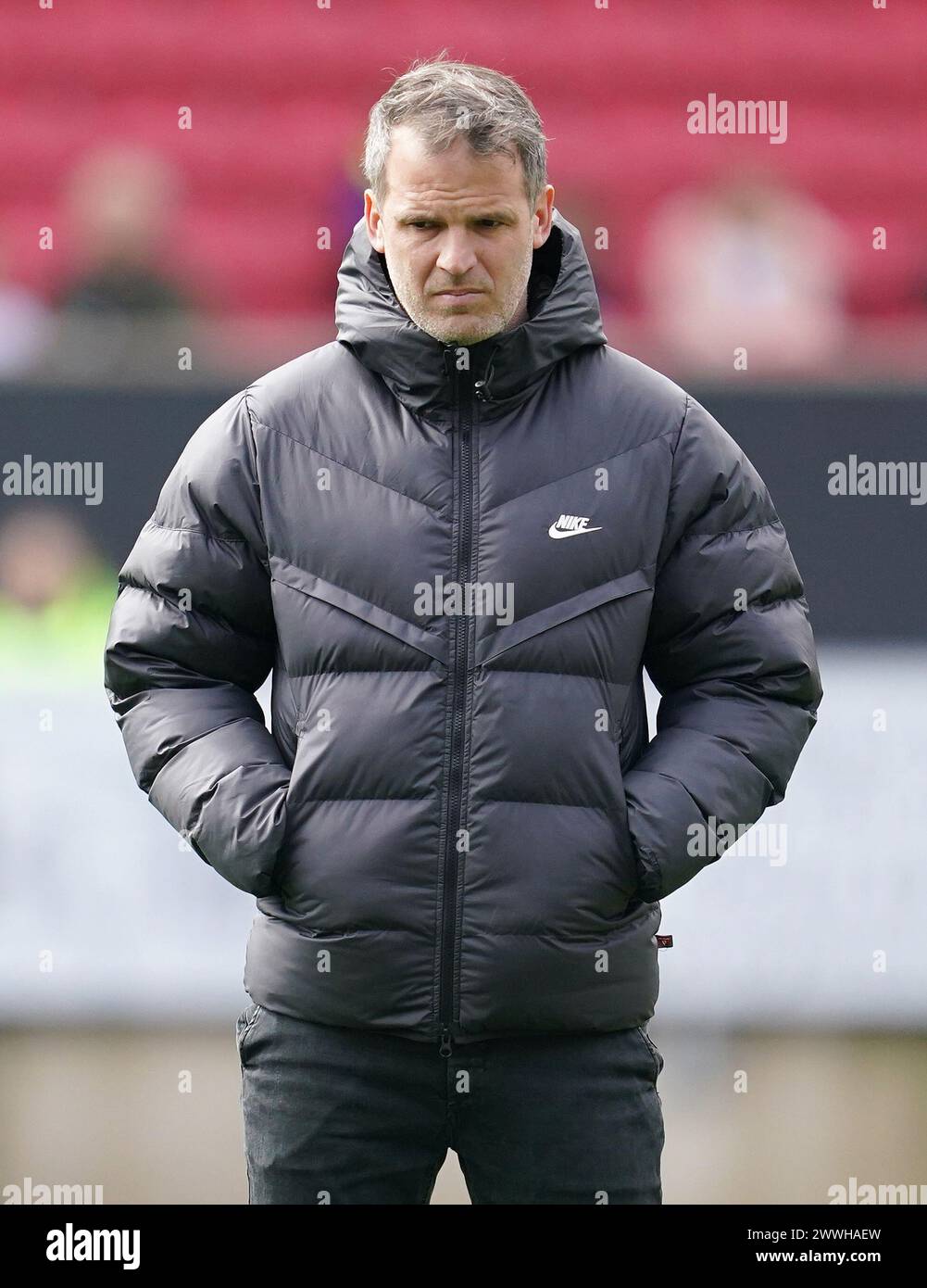 L'allenatore del Tottenham Hotspur Robert Vilahamn davanti al Barclays Women's Super League match ad Ashton Gate, Bristol. Data foto: Domenica 24 marzo 2024. Foto Stock