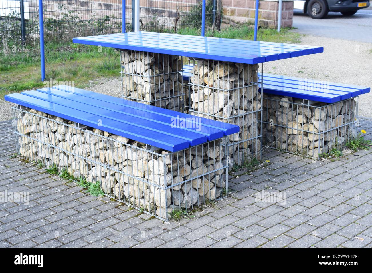 panca di parcheggio azzurra Foto Stock