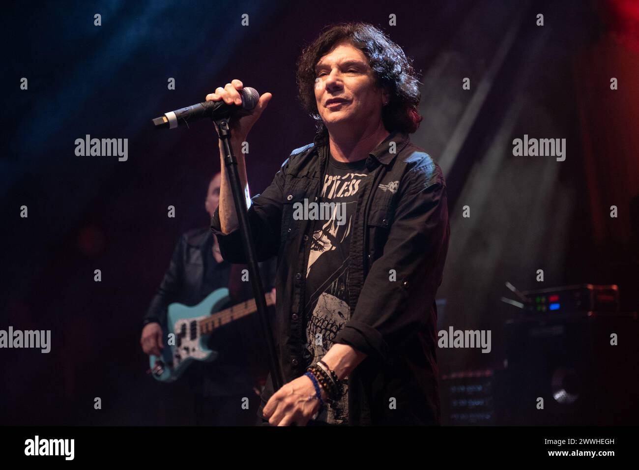 Londra, Regno Unito. 23 marzo 2024. (L-R) - il bassista Billy Sheehan e il cantante Eric Martin della band rock americana Mr. Big si esibiscono all'O2 Shepherd's Bush Empire. Crediti: Justin ng/Alamy Live News come parte del loro tour "The Big Finish" crediti: Justin ng/Alamy Live News Foto Stock