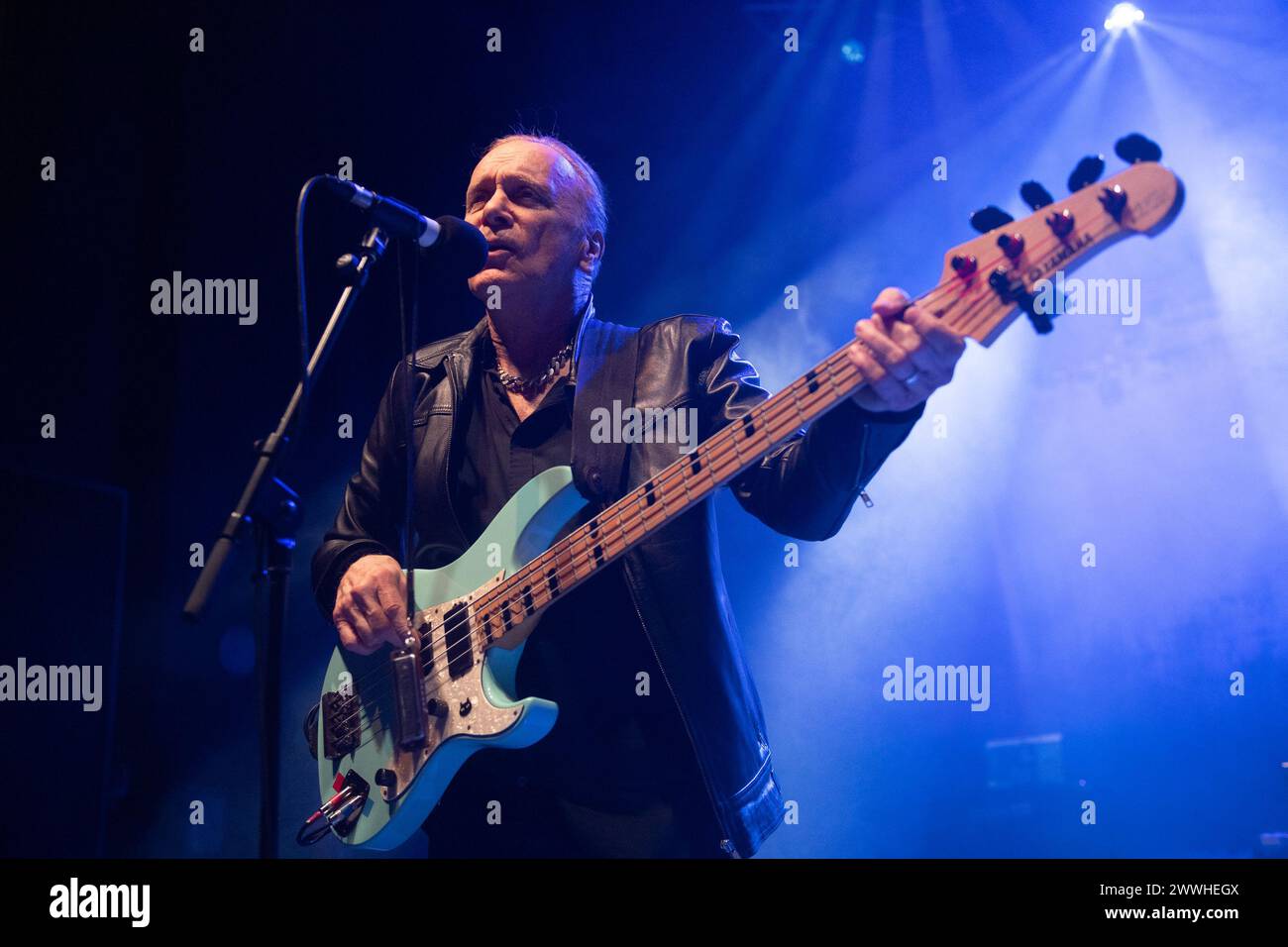 Londra, Regno Unito. 23 marzo 2024. (L-R) - il bassista Billy Sheehan della band rock americana Mr. Big si esibisce all'O2 Shepherd's Bush Empire. Crediti: Justin ng/Alamy Live News come parte del loro tour "The Big Finish" crediti: Justin ng/Alamy Live News Foto Stock