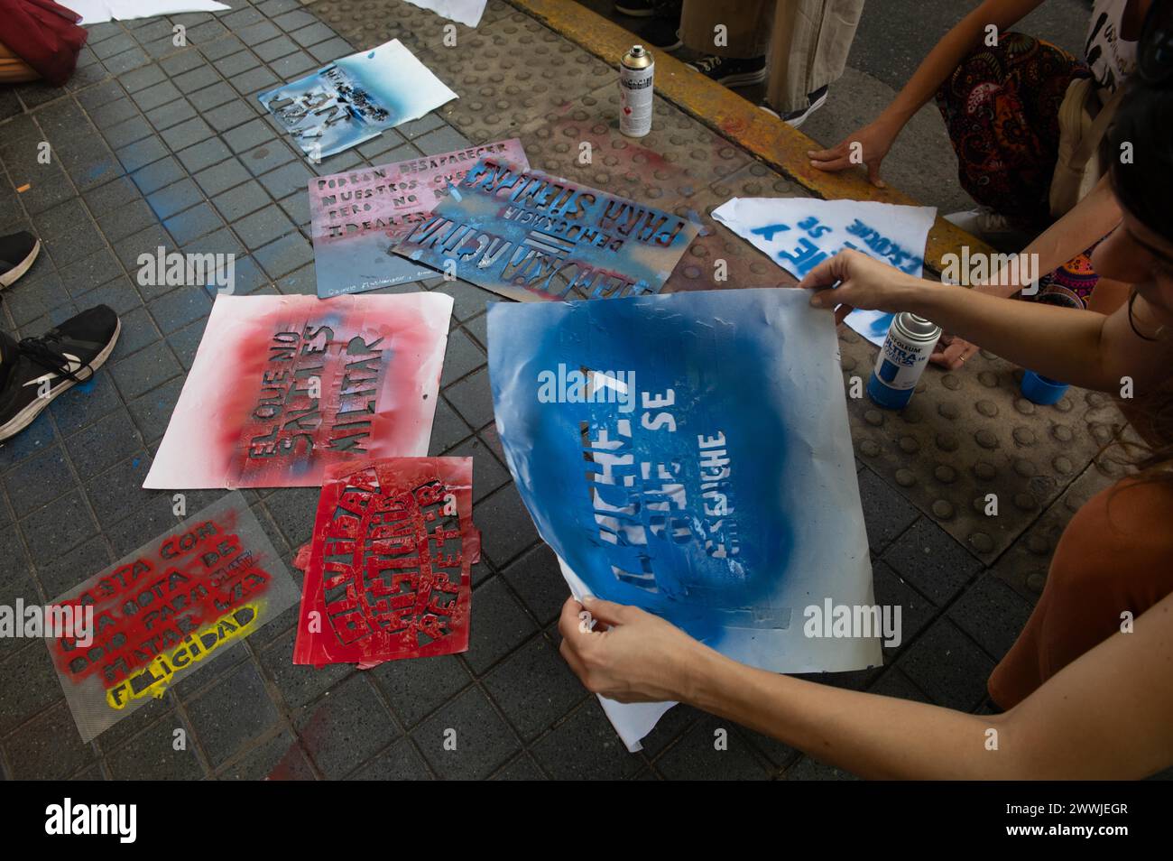 Buenos Aires, Buenos Aires, Argentina. 24 marzo 2024. Migliaia di argentini si riuniscono in Plaza de Mayo per celebrare il Memorial Day della verità e della giustizia, a Buenos Aires, Argentina, il 24 marzo 2024 (Credit Image: © Igor Wagner/ZUMA Press Wire) SOLO USO EDITORIALE! Non per USO commerciale! Foto Stock