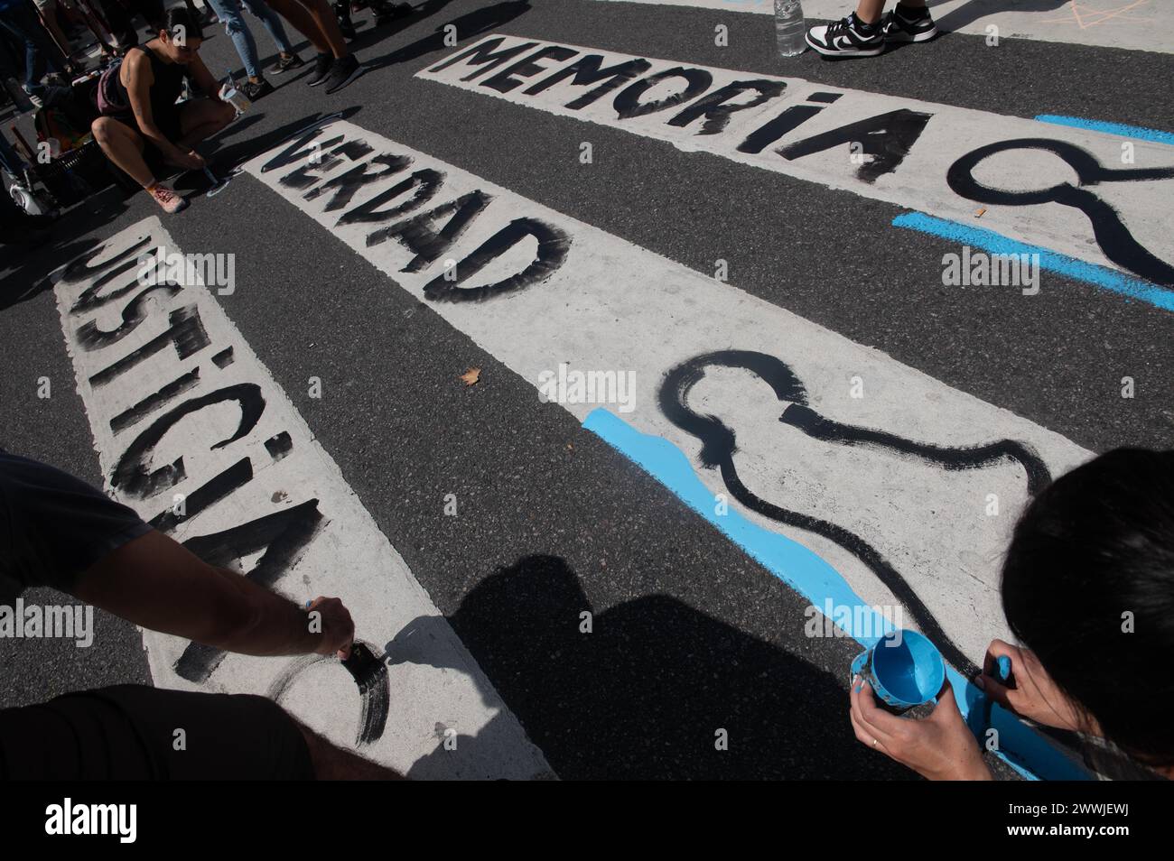 Buenos Aires, Buenos Aires, Argentina. 24 marzo 2024. Migliaia di argentini si riuniscono in Plaza de Mayo per celebrare il Memorial Day della verità e della giustizia, a Buenos Aires, Argentina, il 24 marzo 2024 (Credit Image: © Igor Wagner/ZUMA Press Wire) SOLO USO EDITORIALE! Non per USO commerciale! Foto Stock