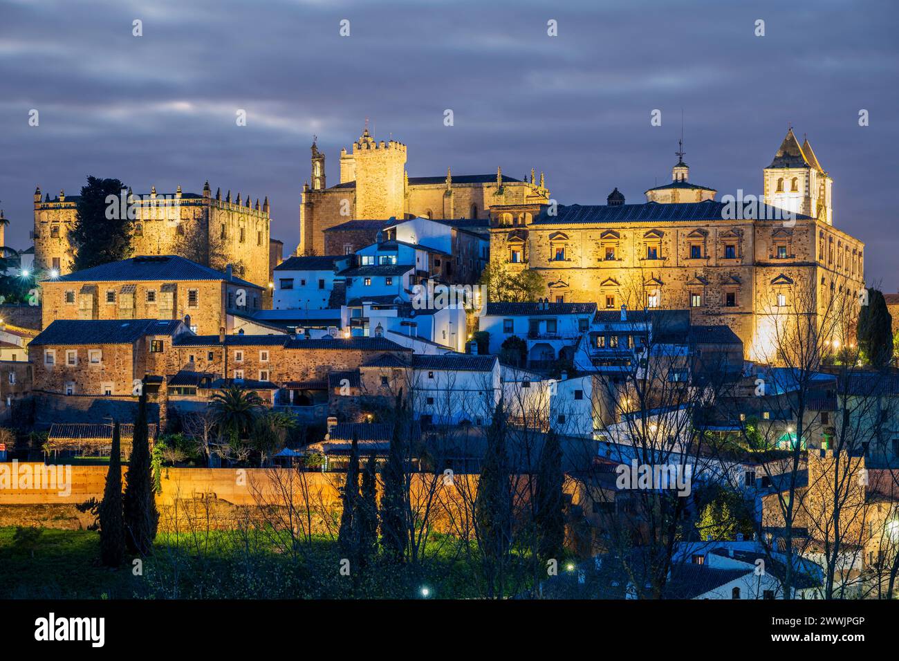 Città vecchia medievale fortificata, Caceres, Estremadura, Spagna Foto Stock