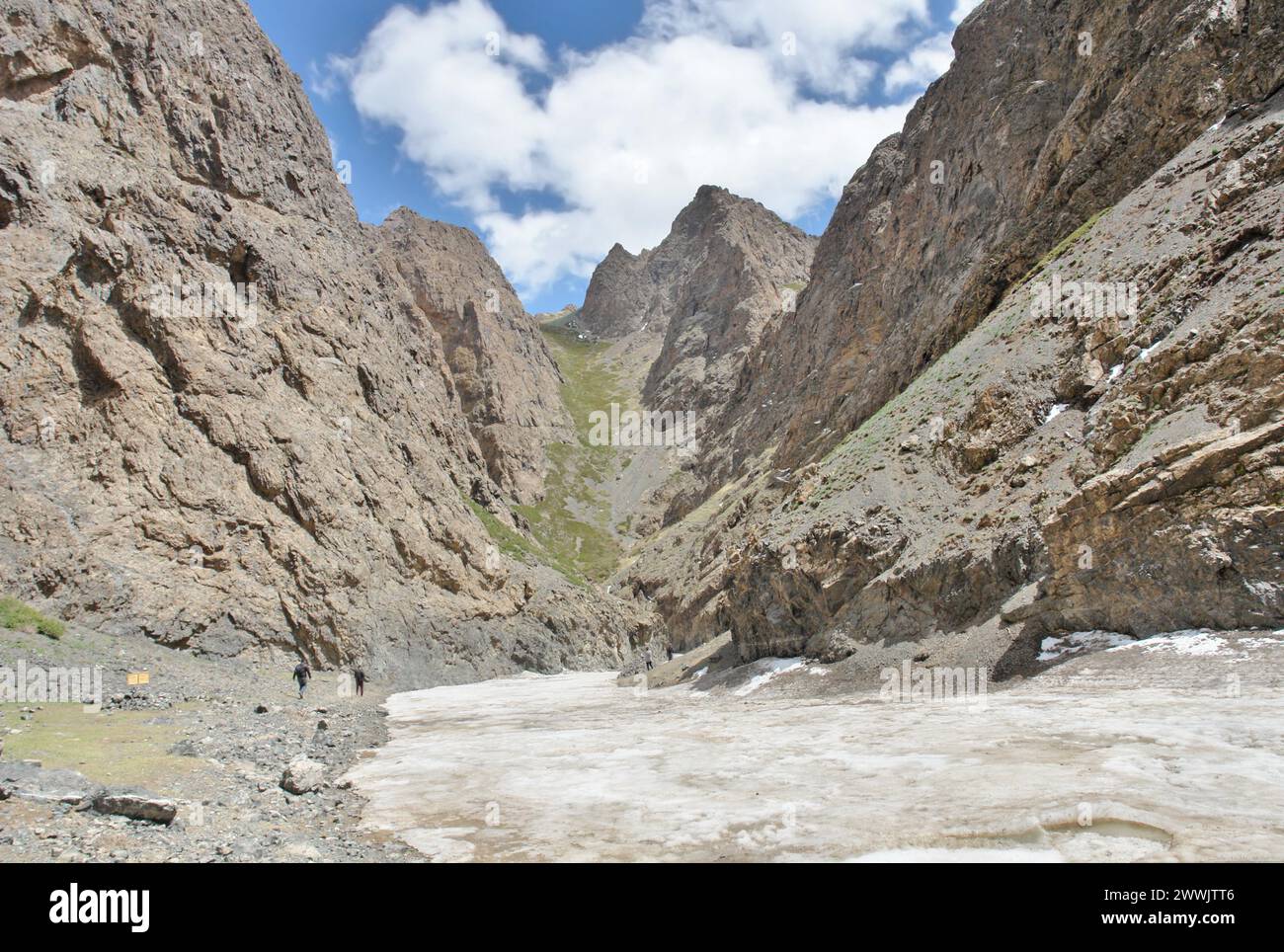 Yolyn am - gola nei monti Gurvan Saikhan della Mongolia meridionale. Foto Stock