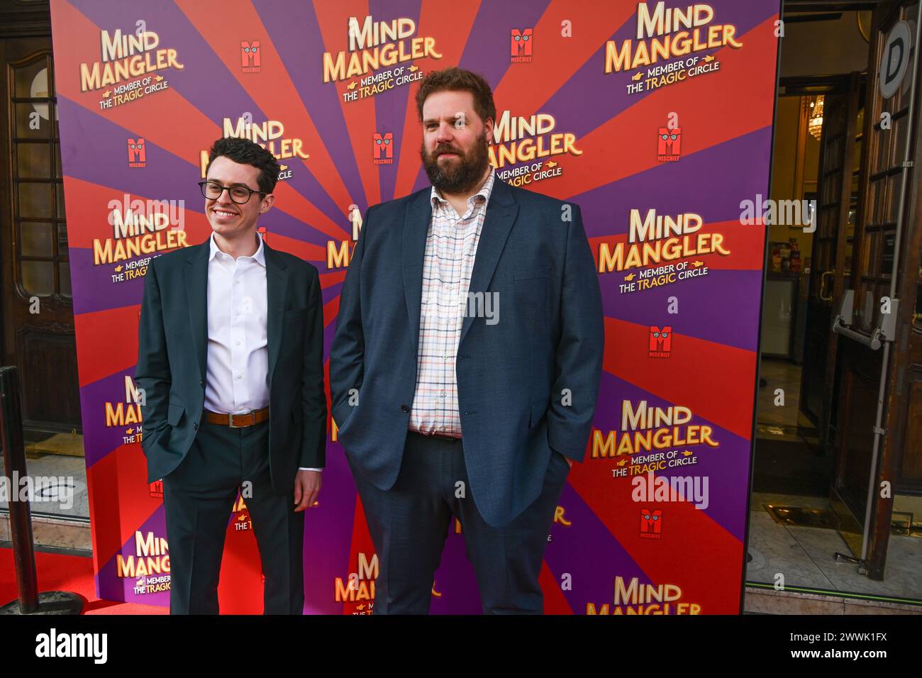 Londra, Regno Unito. 24 marzo 2024. Henry Lewis e Jonathan Sayer assistono all'A Gala Performance of Mind Mangler: Member of the Tragic Circle all'Apollo Theatre, Londra, Regno Unito. Credito: Vedi li/Picture Capital/Alamy Live News Foto Stock
