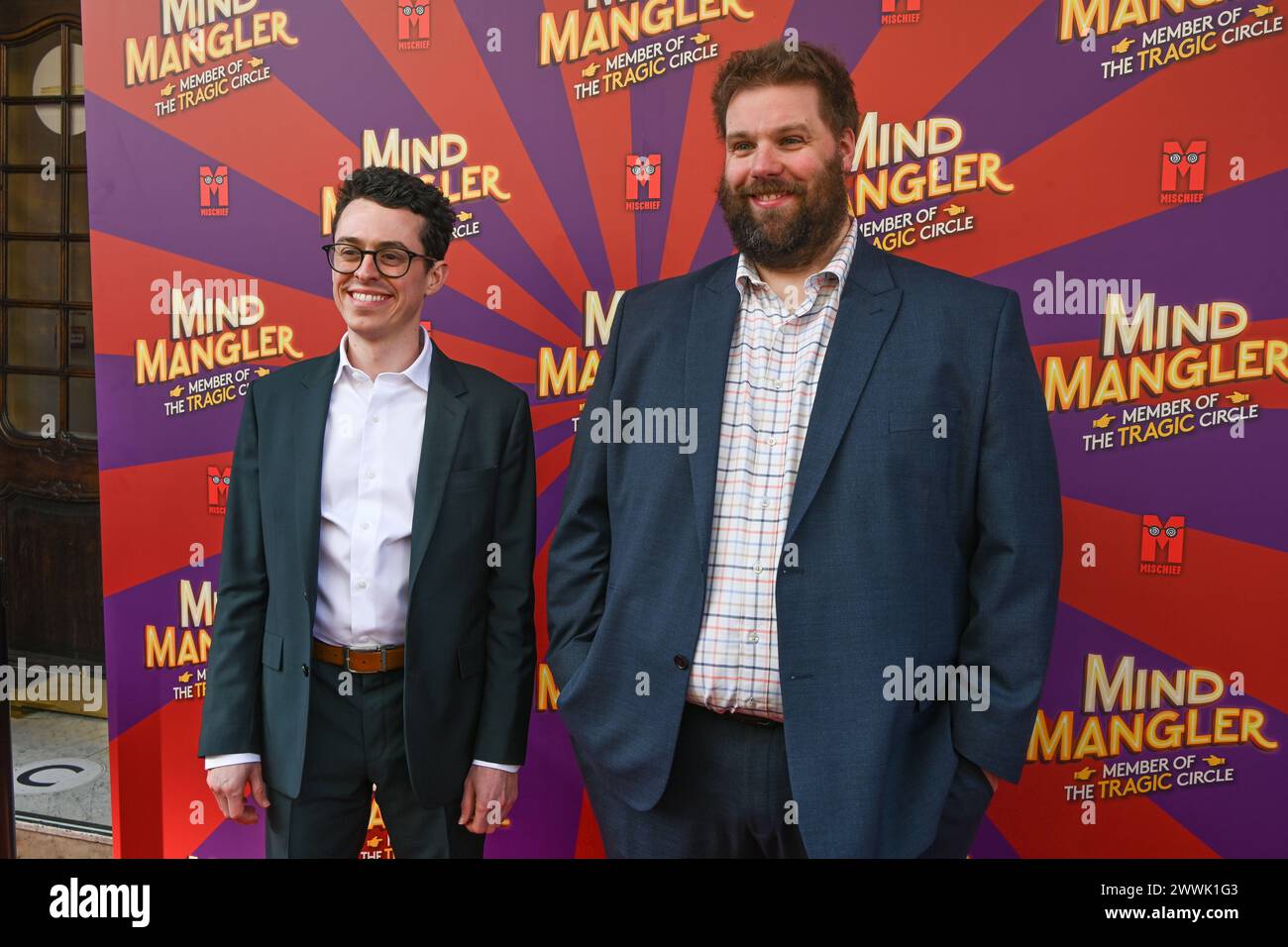 Londra, Regno Unito. 24 marzo 2024. Henry Lewis e Jonathan Sayer assistono all'A Gala Performance of Mind Mangler: Member of the Tragic Circle all'Apollo Theatre, Londra, Regno Unito. Credito: Vedi li/Picture Capital/Alamy Live News Foto Stock