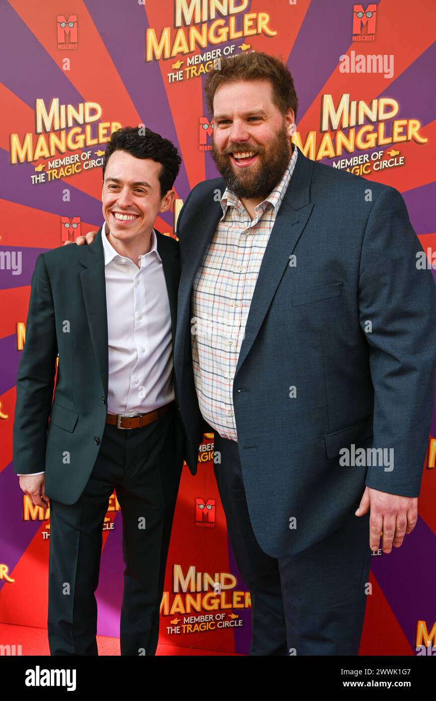 Londra, Regno Unito. 24 marzo 2024. Henry Lewis e Jonathan Sayer assistono all'A Gala Performance of Mind Mangler: Member of the Tragic Circle all'Apollo Theatre, Londra, Regno Unito. Credito: Vedi li/Picture Capital/Alamy Live News Foto Stock