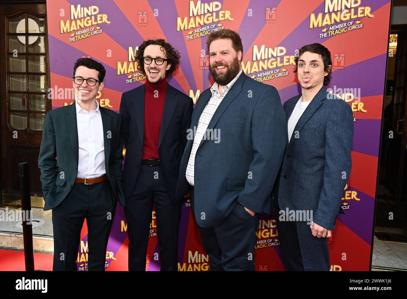 Londra, Regno Unito. 24 marzo 2024. Henry Lewis e Jonathan Sayer assistono all'A Gala Performance of Mind Mangler: Member of the Tragic Circle all'Apollo Theatre, Londra, Regno Unito. Credito: Vedi li/Picture Capital/Alamy Live News Foto Stock