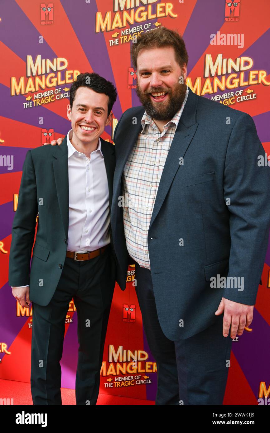 Londra, Regno Unito. 24 marzo 2024. Henry Lewis e Jonathan Sayer assistono all'A Gala Performance of Mind Mangler: Member of the Tragic Circle all'Apollo Theatre, Londra, Regno Unito. Credito: Vedi li/Picture Capital/Alamy Live News Foto Stock