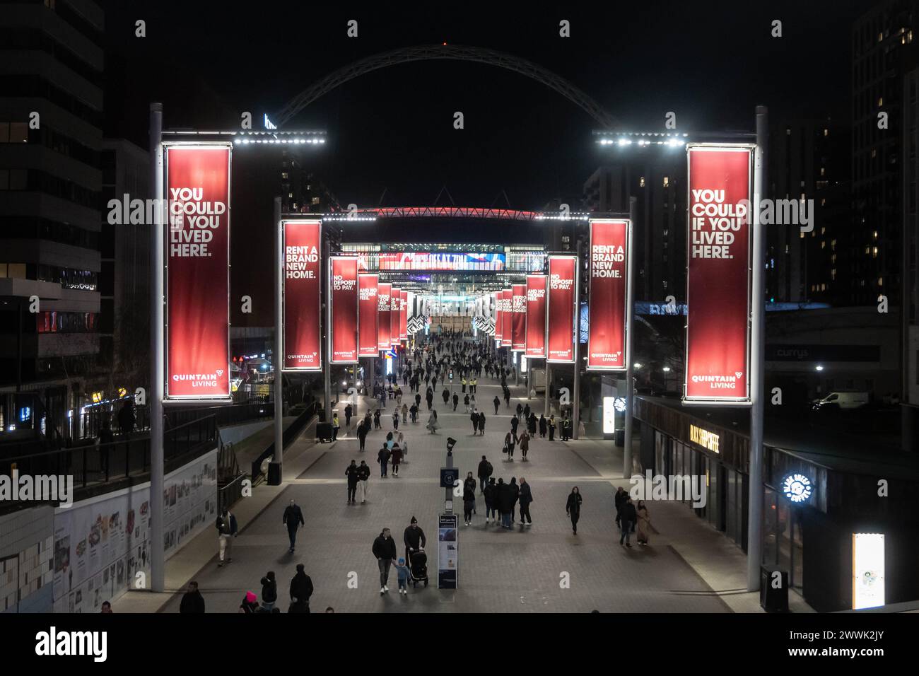 WEMBLEY, LONDRA - 24 marzo 2024: Wembley Stadium di Londra di notte Foto Stock
