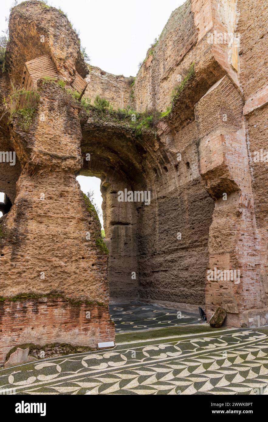 Terme di Caracalla, antiche rovine di terme pubbliche romane a Roma, Italia Foto Stock