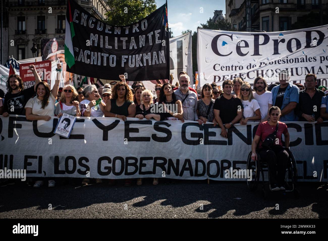 Buenos Aires, Buenos Aires, Argentina. 24 marzo 2024. Ogni 24 marzo migliaia di argentini si riuniscono per le strade per commemorare la giornata nazionale della memoria della verità e della giustizia in onore delle vittime dell'ultima dittatura militare.ogni 24 marzo, migliaia di argentini si riuniscono per le strade per commemorare la giornata nazionale della memoria per la verità e la giustizia in onore delle vittime dell'ultima dittatura militare. Crediti: ZUMA Press, Inc./Alamy Live News Foto Stock