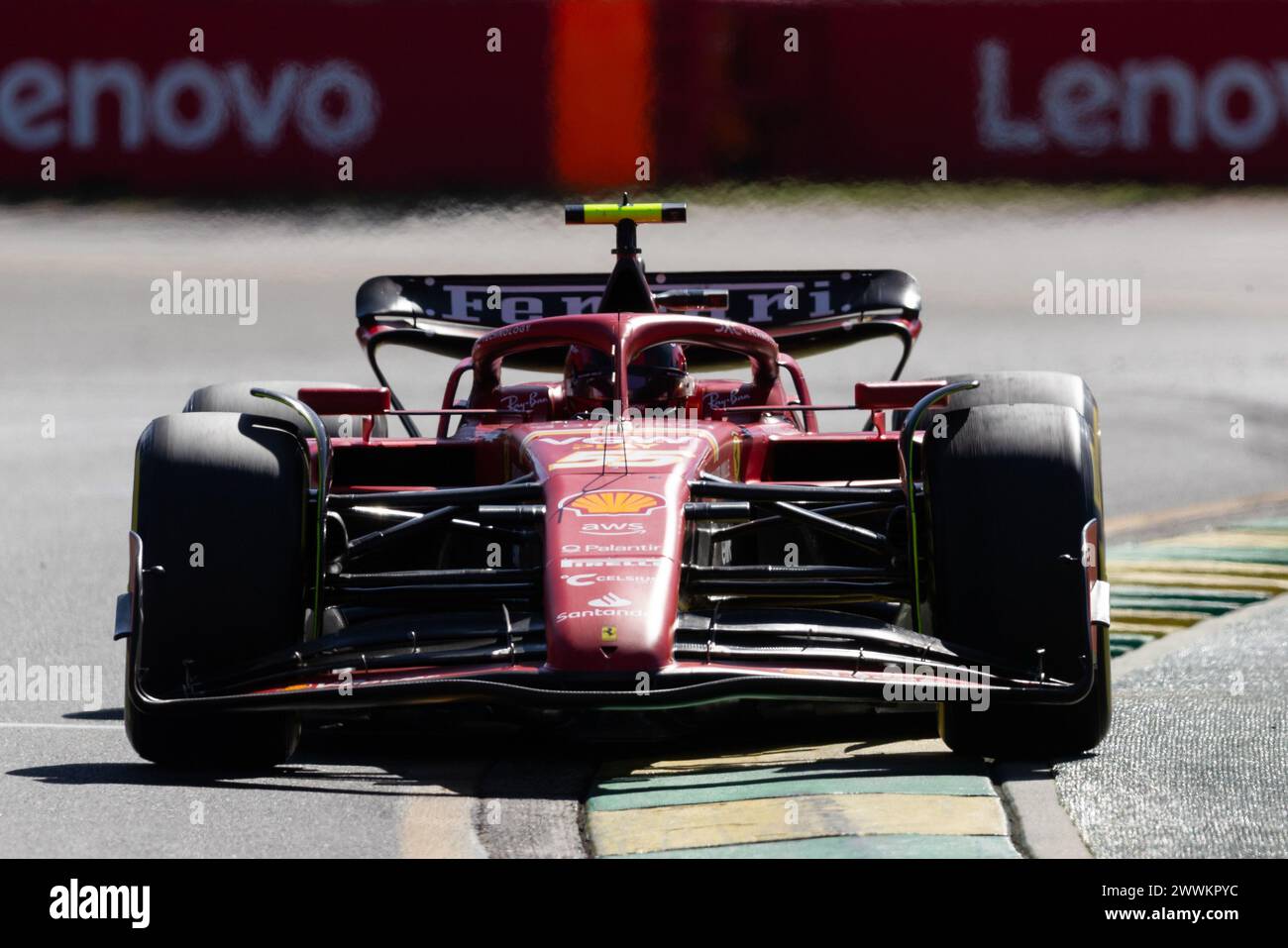 Albert Park, Australia, 24 marzo 2024. Spagna Carlos Sainz Jr.[a] alla guida per l'Italia Scuderia Ferrari durante il Gran Premio d'Australia di F1 Rolex al Melbourne Grand Prix Circuit il 24 marzo 2024 ad Albert Park, Australia. Crediti: Dave Hewison/Speed Media/Alamy Live News Foto Stock