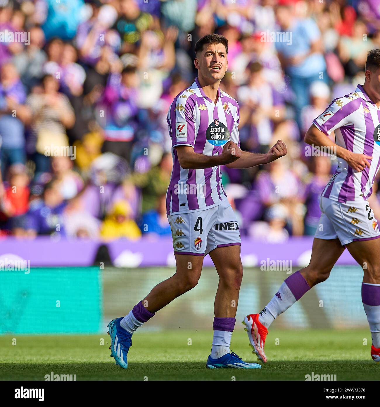 Valladolid, Spagna. 24 marzo 2024. Victor Meseguer del Real Valladolid celebra il suo gol contro l'SD Eibar durante la partita di calcio 2023/24 della settimana 32 LaLiga Hypermotion tra il Real Valladolid e l'SD Eibar allo stadio Jose Zorrilla. Punteggio finale: Real Valladolid 3:1 SD Eibar credito: SOPA Images Limited/Alamy Live News Foto Stock