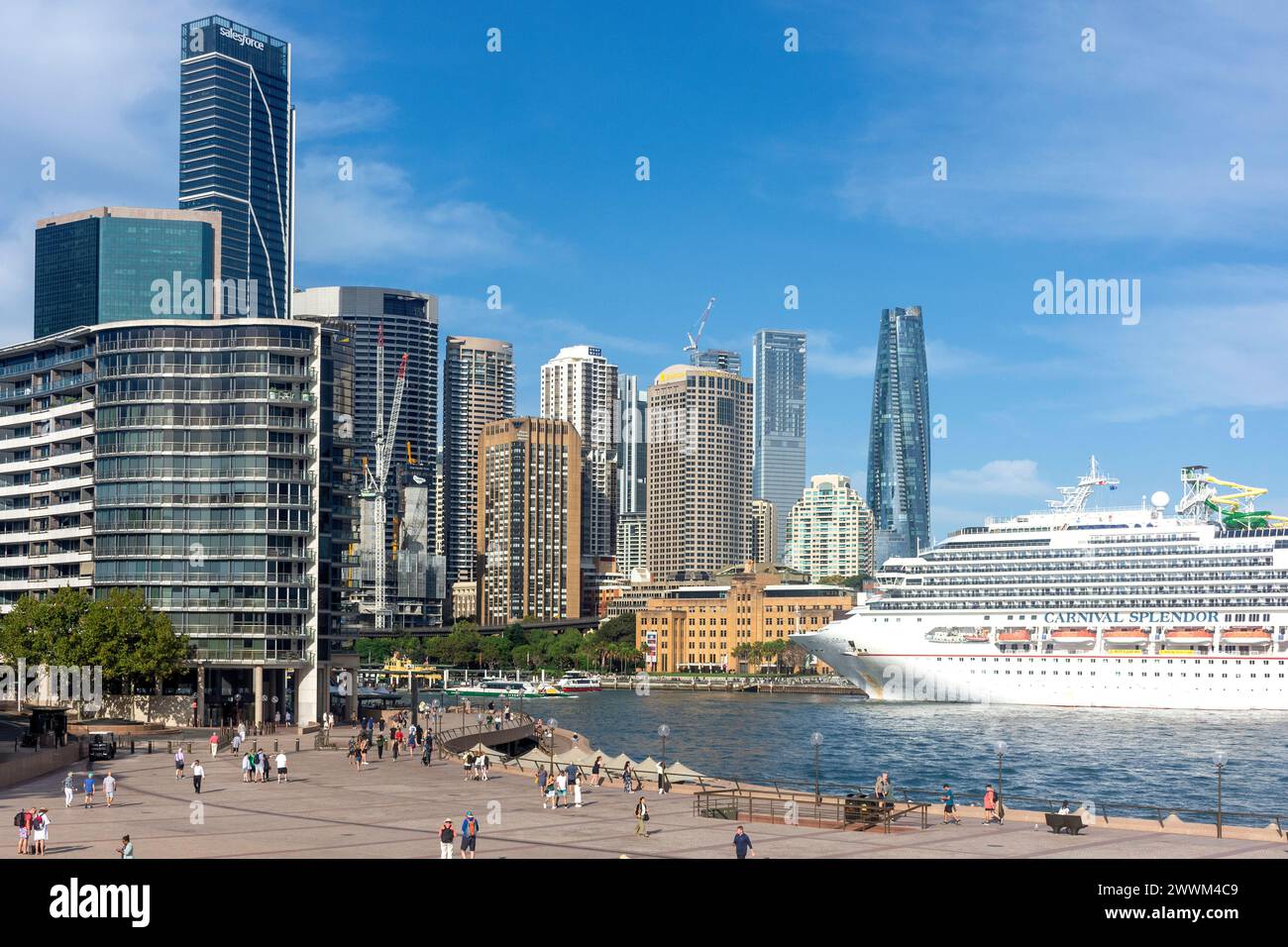 Circular Quay e la città a pochi passi dalla Sydney Opera House, Bennelong Point, Sydney Harbour, Sydney, New South Wales, Australia Foto Stock