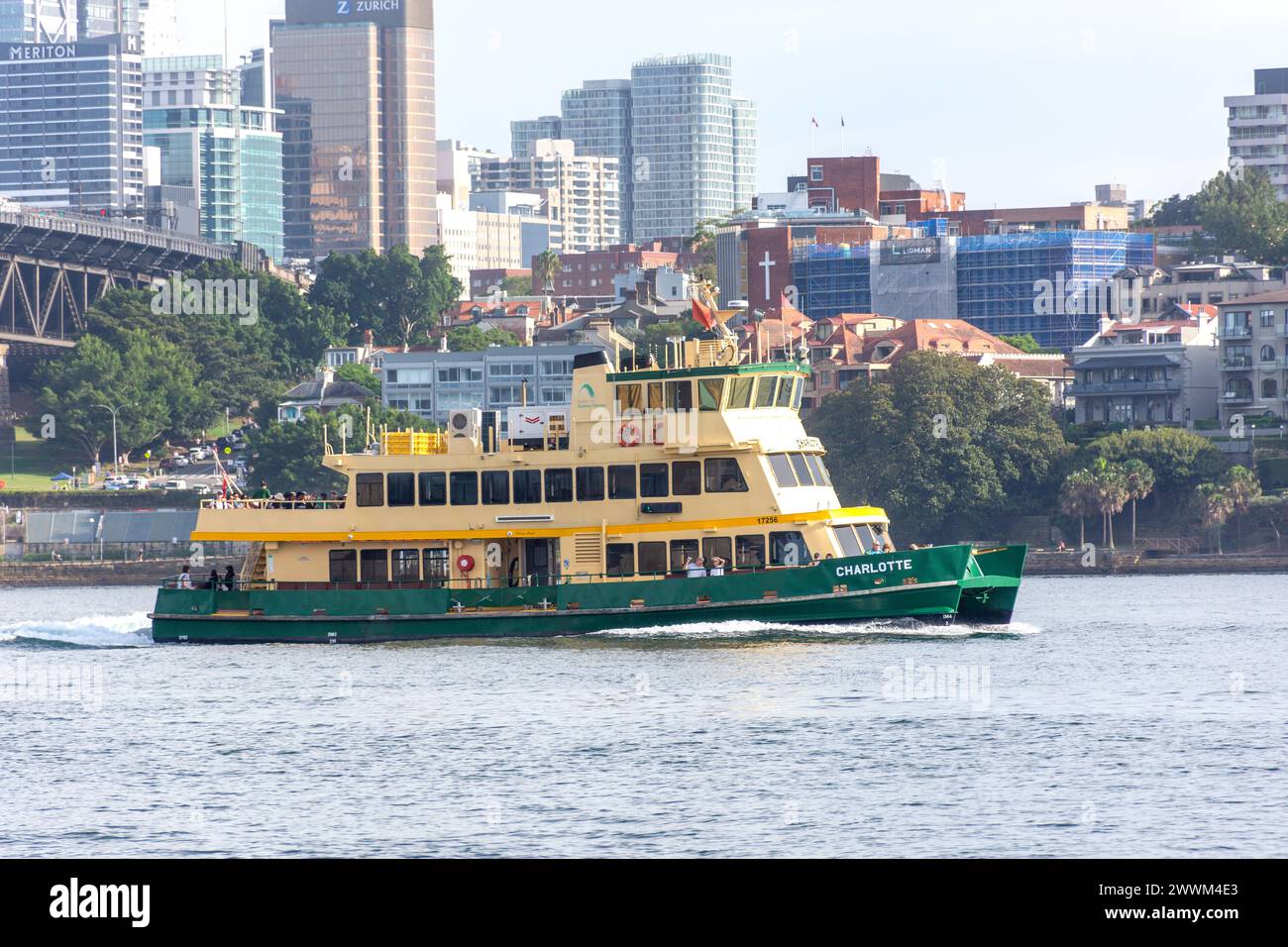 Manly Ferry in partenza da Circular Quay, Sydney Harbour, Sydney, nuovo Galles del Sud, Australia Foto Stock