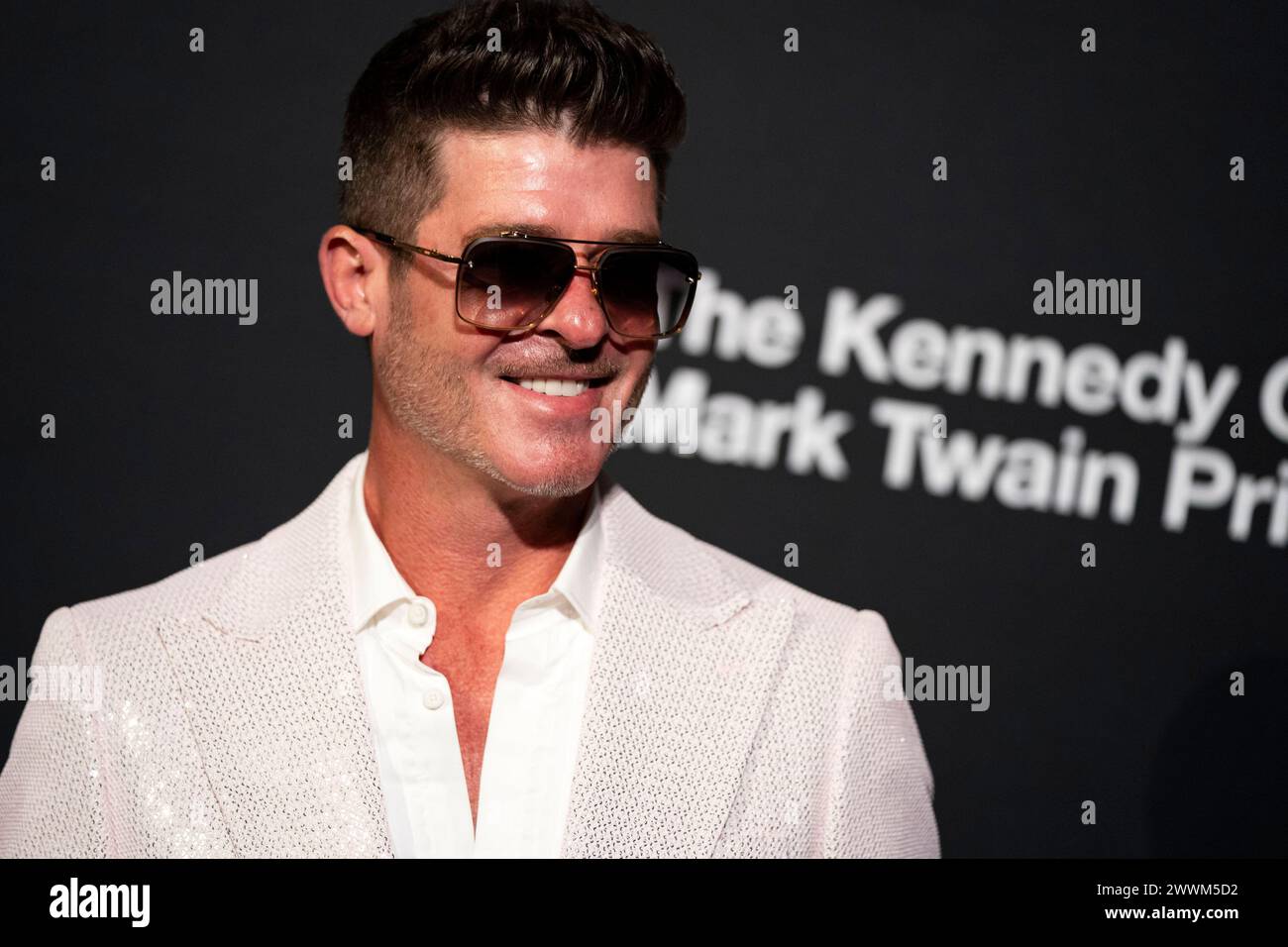 Washington, Stati Uniti. 24 marzo 2024. Robin Thicke partecipa al 25° Premio annuale Mark Twain per l'umorismo americano al Kennedy Center di Washington DC domenica 24 marzo 2024. Foto di Bonnie Cash/UPI. Crediti: UPI/Alamy Live News Foto Stock