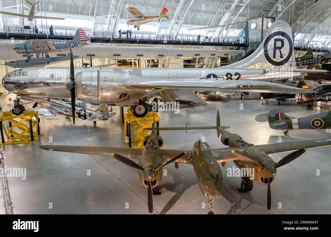 Steven F. Udvar-Hazy Center, è lo Smithsonian National Air and Space Museum, nella contea di Fairfax, Virginia, Stati Uniti Foto Stock