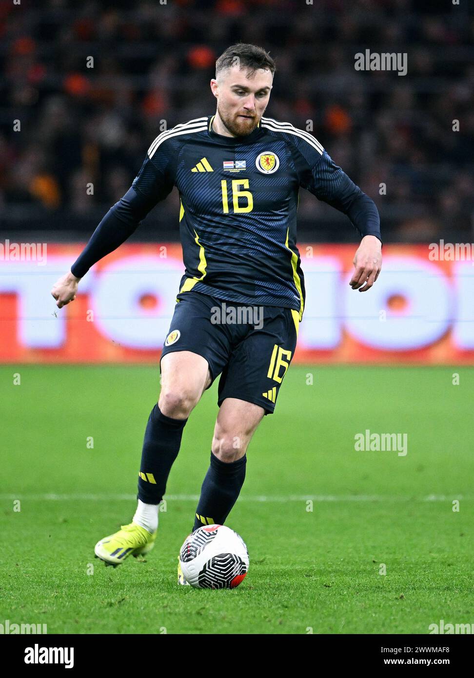 Calcio, partita internazionale, amichevole per Euro 2024, Amsterdam Arena, Paesi Bassi - Scozia; John Souttar (SCO) Foto Stock