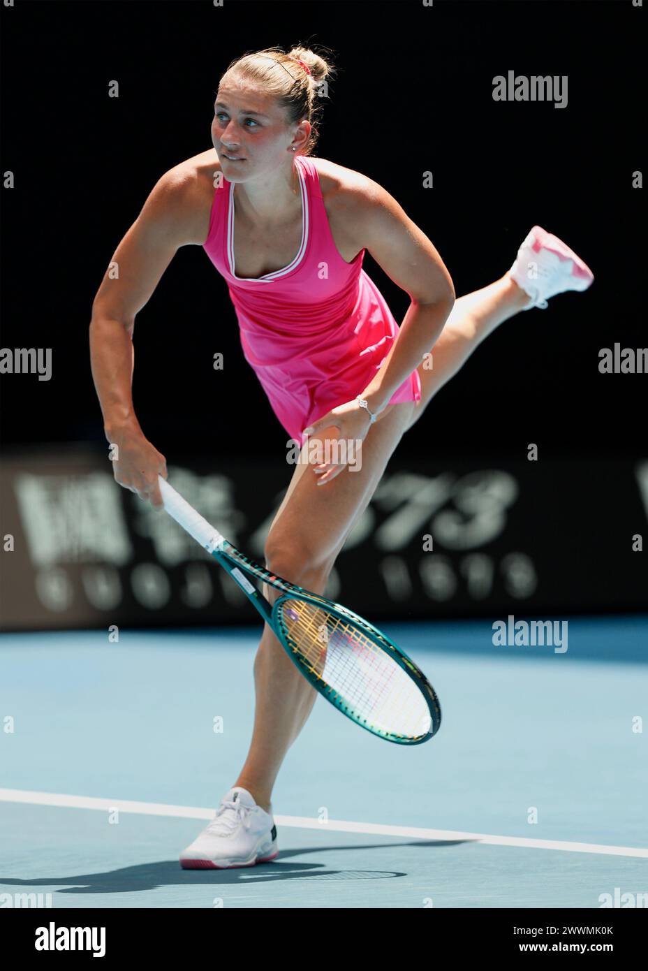 Marta Kostyuk (UKR) in azione all'Australian Open 2024 al Melbourne Park, Melbourne, Victoria, Australia. Foto Stock