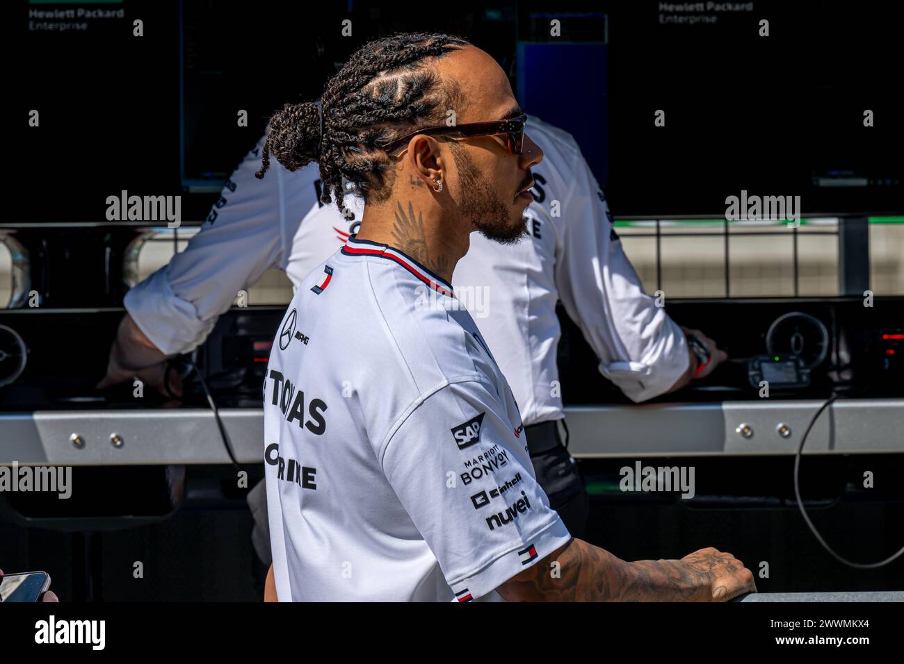 CIRCUITO INTERNAZIONALE DEL BAHRAIN, BAHRAIN - 21 FEBBRAIO: Lewis Hamilton, Mercedes F1 W14 durante i test del Bahrain sul circuito Internazionale del Bahrain il 21 febbraio 2024 a Sakhir, Bahrain. (Foto di Michael Potts/BSR Agency) Foto Stock