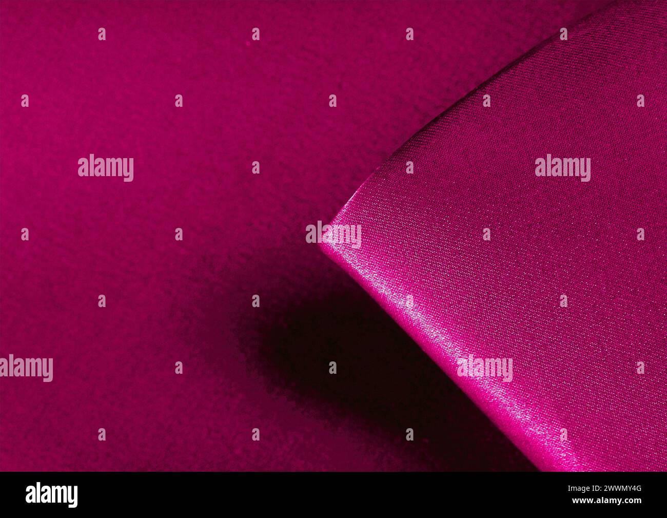 Vista ravvicinata con motivo in tessuto rosso, sfondo del materiale tessile Foto Stock