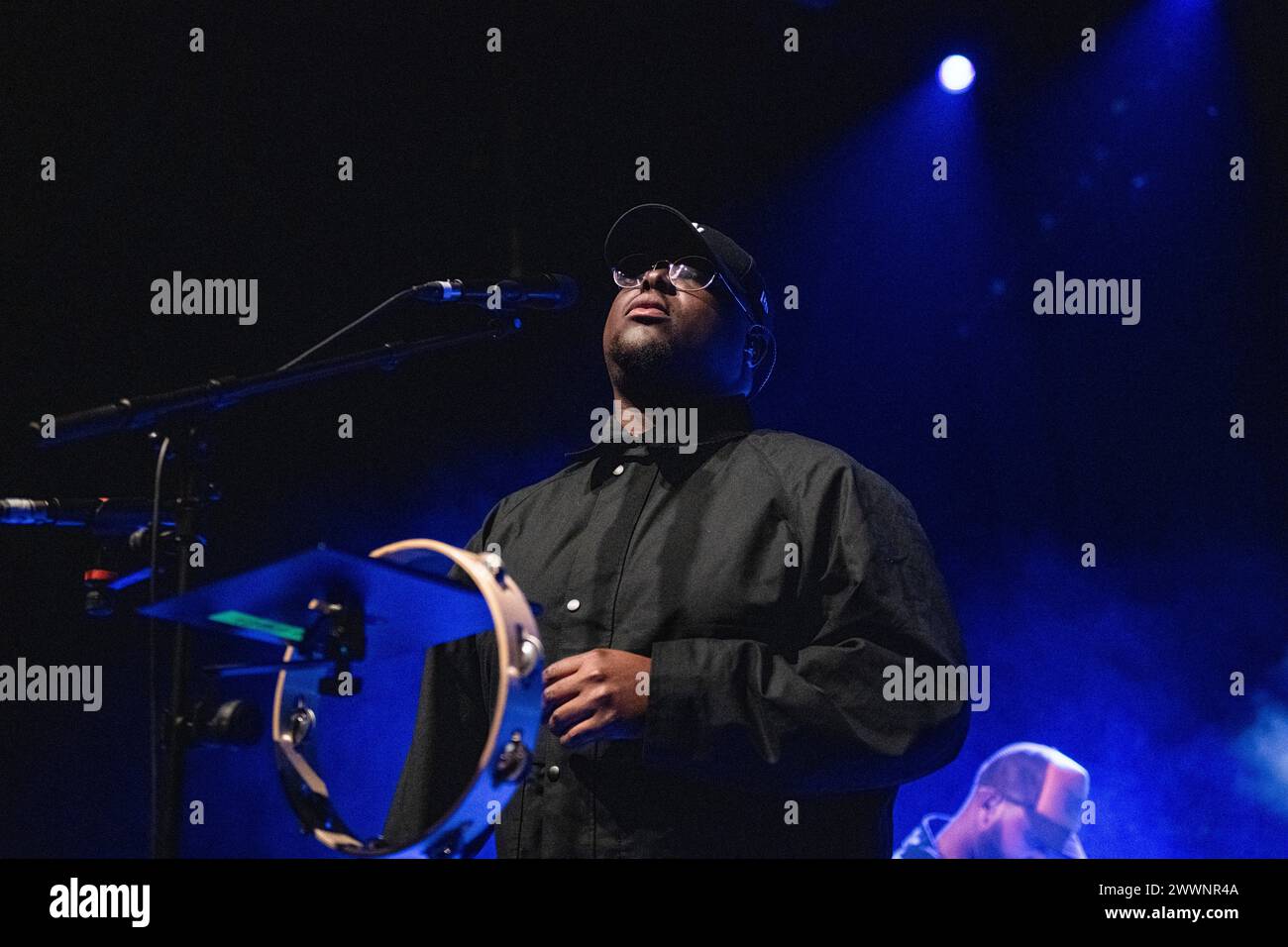 Londra, Regno Unito. 24 marzo 2024. MRCY si esibisce dal vivo all'Hammersmith Apollo di Londra il 24 marzo 2024 Kojo DeGraft-Johnson, cantante della loro musica, plasmata durante un incontro tra i blocchi, combina voci soul, vibrazioni psichedeliche e arrangiamenti nostalgici per un'atmosfera senza tempo ma contemporanea. Crediti: Dafydd Owen/Alamy Live News Foto Stock