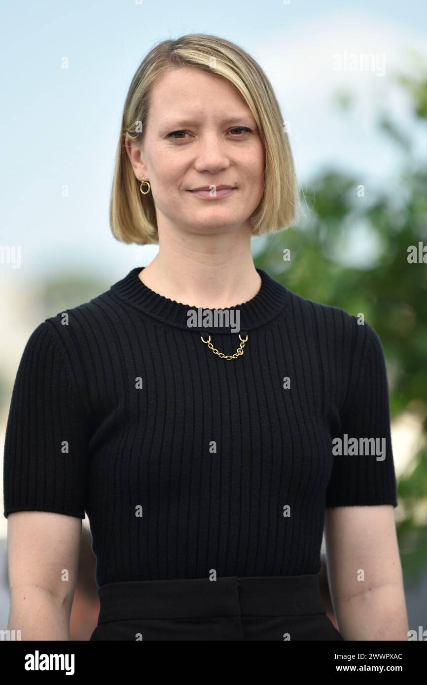 L'attrice mia Wasikowska ha posato durante una chiamata fotografica in occasione del 76° Festival di Cannes il 23 maggio 2023 Foto Stock