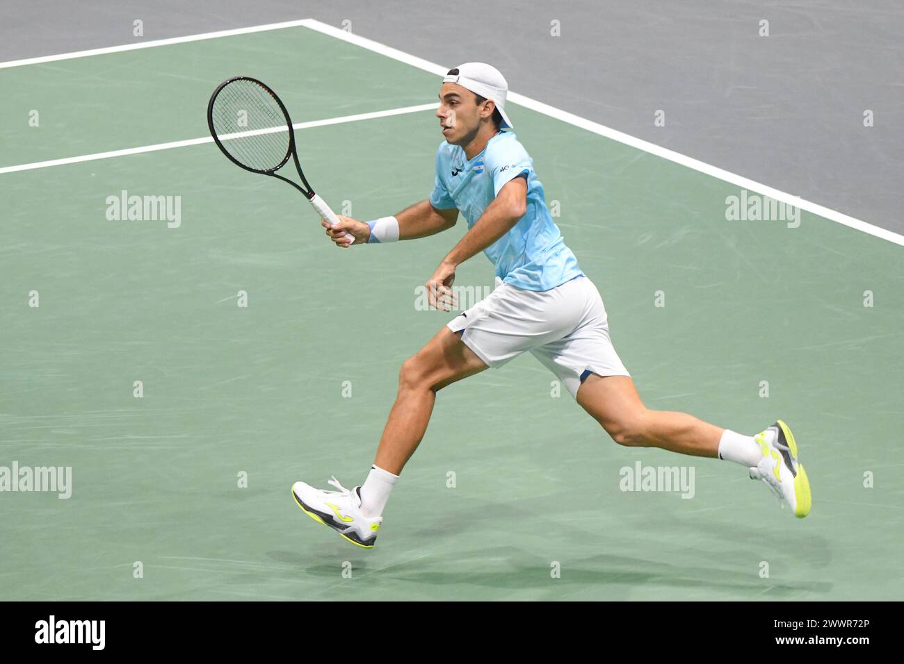 Francisco Cerúndolo (Argentina) contro la Croazia. Finali della Coppa Davis, Gruppo A (Bologna) Foto Stock