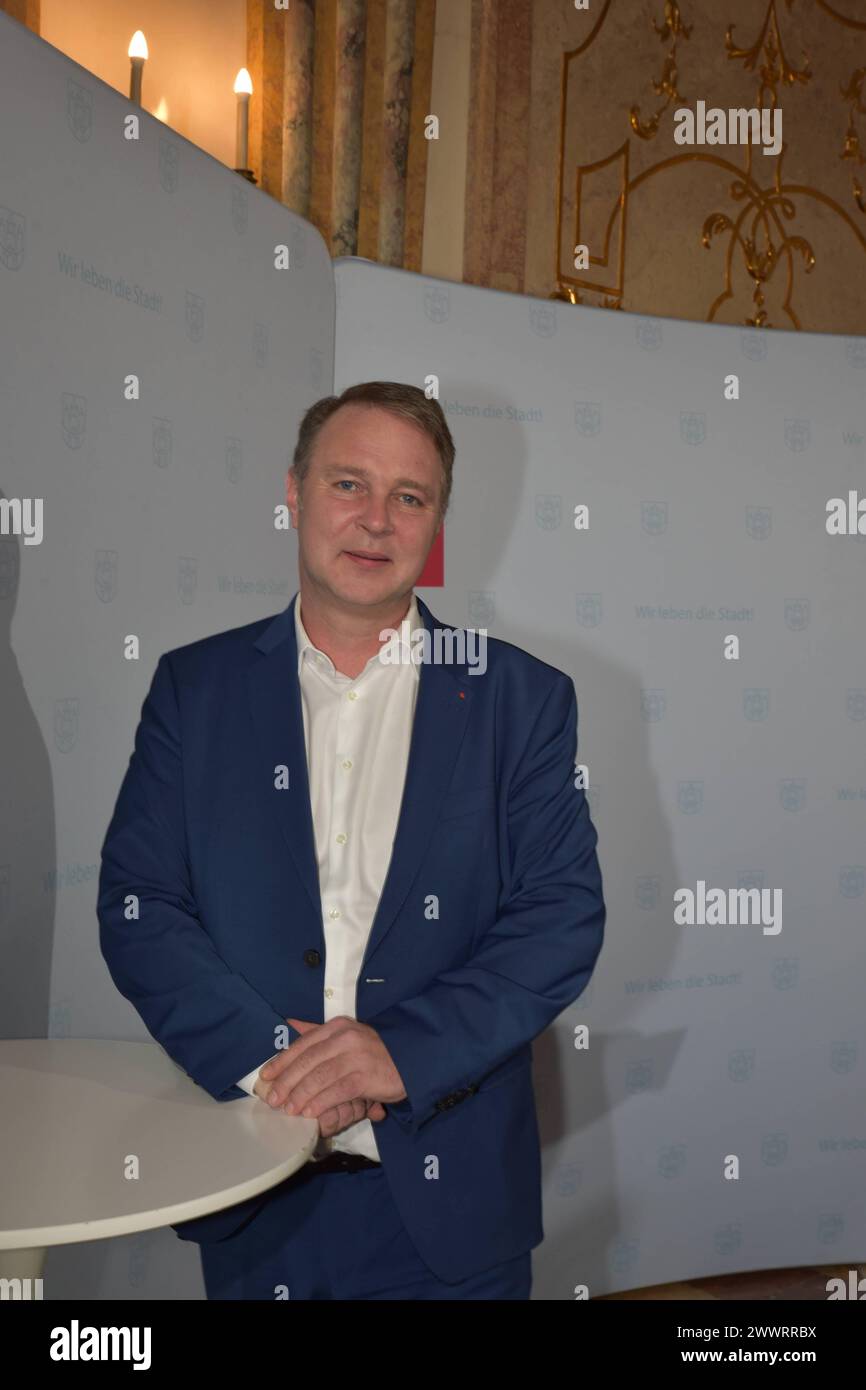 Andreas Babler, SPÖ Vorsitzender, Bürgermeister Stichwahl, 2024, Salisburgo, Manfred Siebinger *** Andreas Babler, presidente di SPÖ, elezioni per il ballottaggio del sindaco, 2024, Salisburgo, Manfred Siebinger Foto Stock