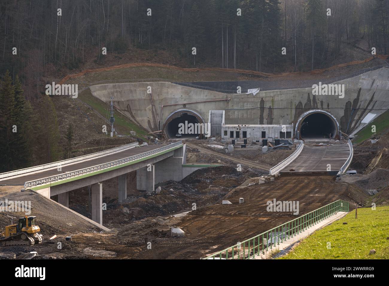 Perforazione di tunnel sulla strada S1, tangenziale di Węgierska Górka. Tunnel settentrionali TD-1. Foto Stock