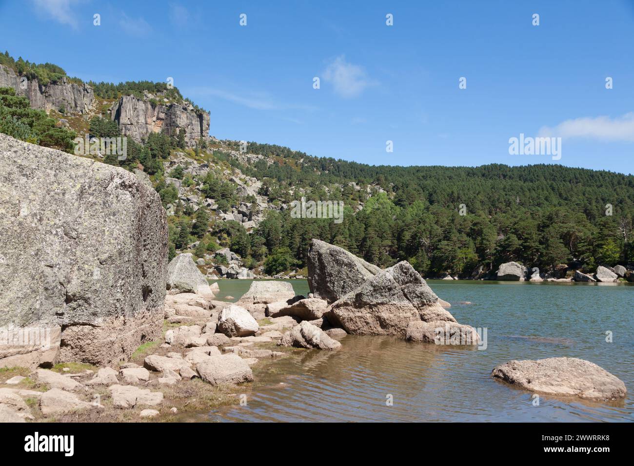 Laguna nera nella regione Castiglia e Leon, Spagna. Paesaggio lagunare. Laguna Negra Foto Stock