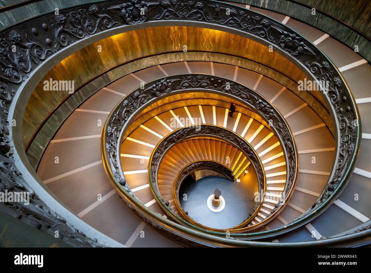 La famosa scalinata "Bramante" dei Musei Vaticani, città del Vaticano. Foto Stock