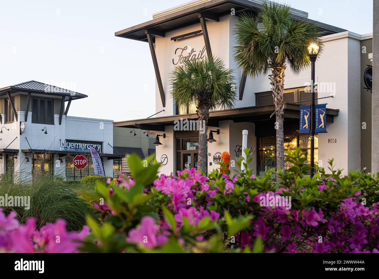 Foxtail Coffee Company e Bluemercury sono tra i negozi di lusso, i ristoranti e le gallerie del Sawgrass Village a Ponte Vedra Beach, Florida. (USA) Foto Stock