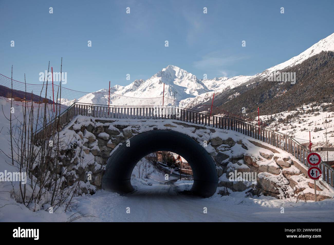 Uno skipass in Val-Cenis, località sciistica delle Alpi francesi Foto Stock