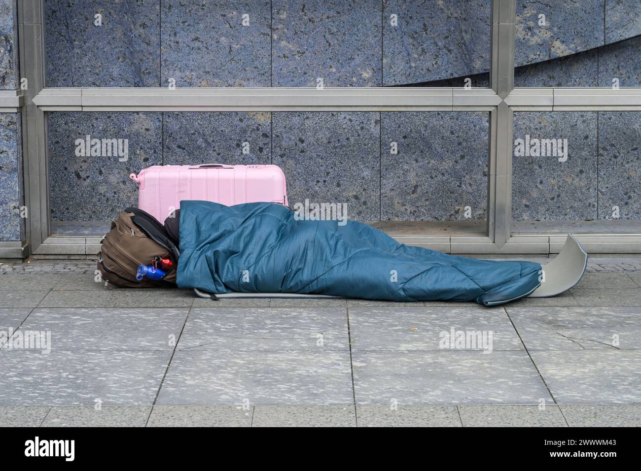 Obdachloser auf dem Kurfürstendamm, Charlottenburg, Berlino, Germania Foto Stock