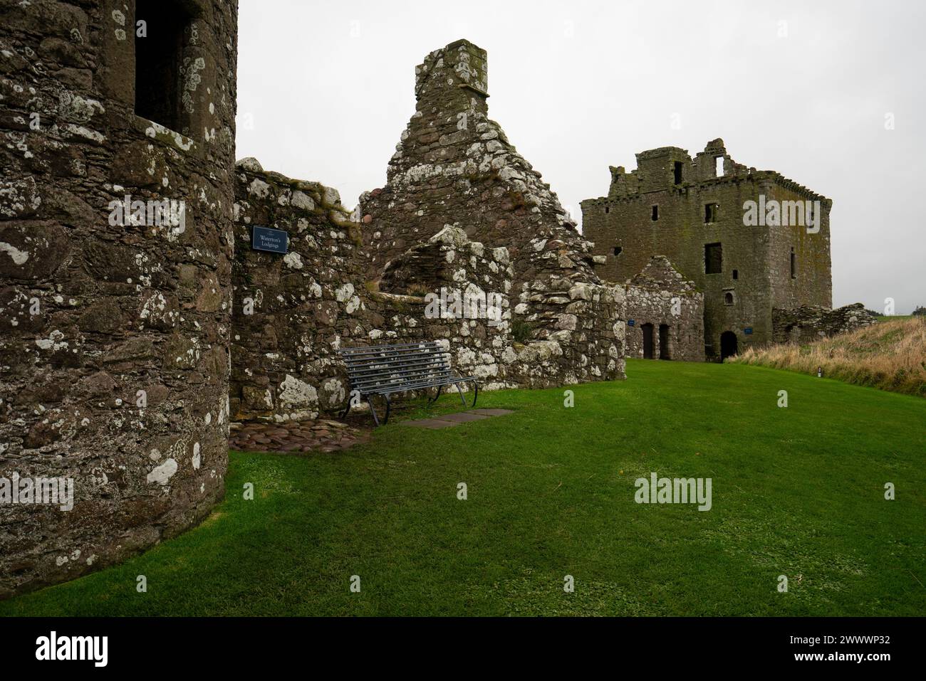 Castello di Dunnottar, un castello medievale in rovina sulla costa nord-orientale della Scozia Foto Stock