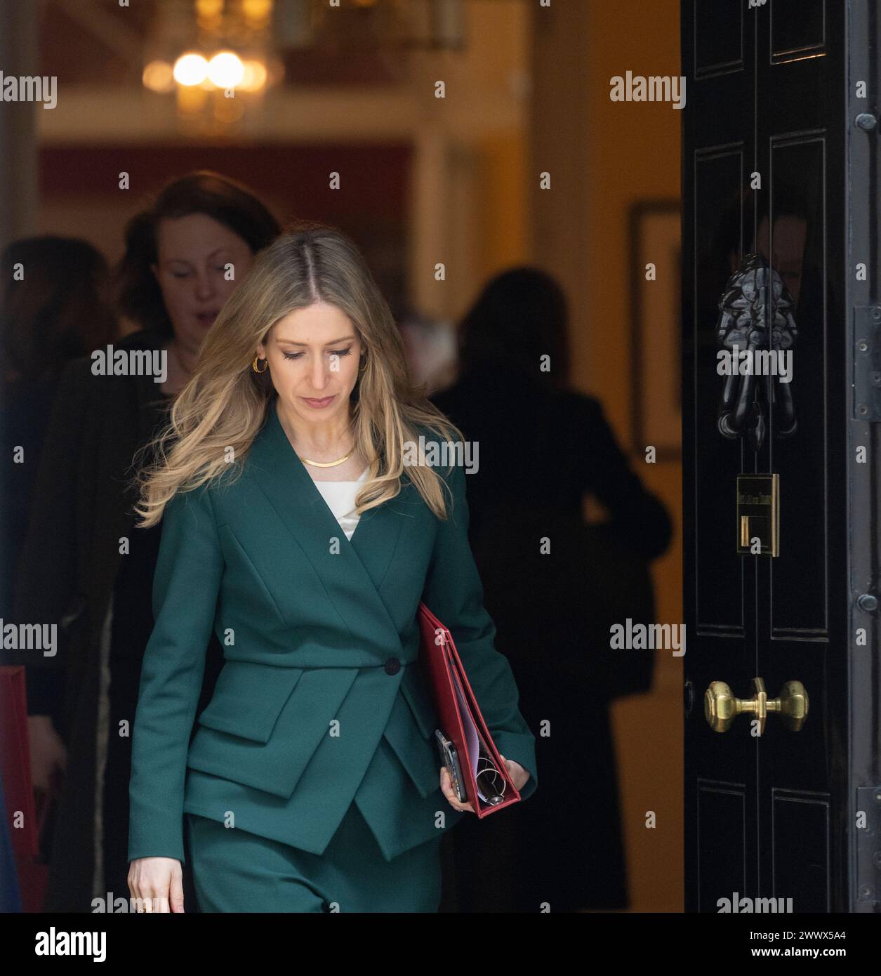 Downing Street, Londra, Regno Unito. 26 marzo 2024. Laura Trott, Segretario capo del Tesoro a Downing Street per la riunione settimanale del gabinetto. Crediti: Malcolm Park/Alamy Live News. Foto Stock