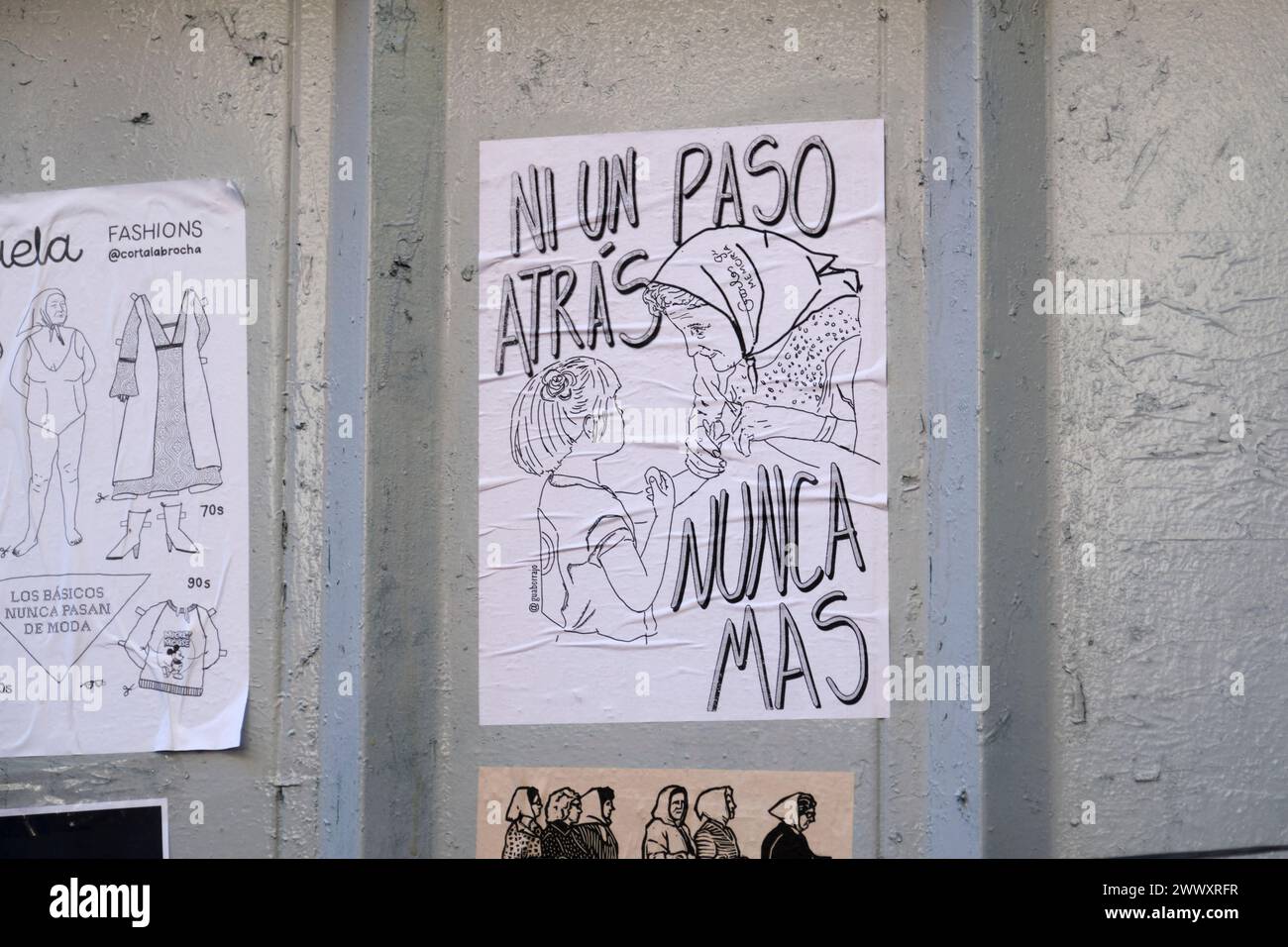 Buenos Aires, Argentina; 24 marzo 2024: Giornata nazionale della memoria per la verità e la giustizia. Poster con disegno di una nonna di Plaza de Mayo Foto Stock