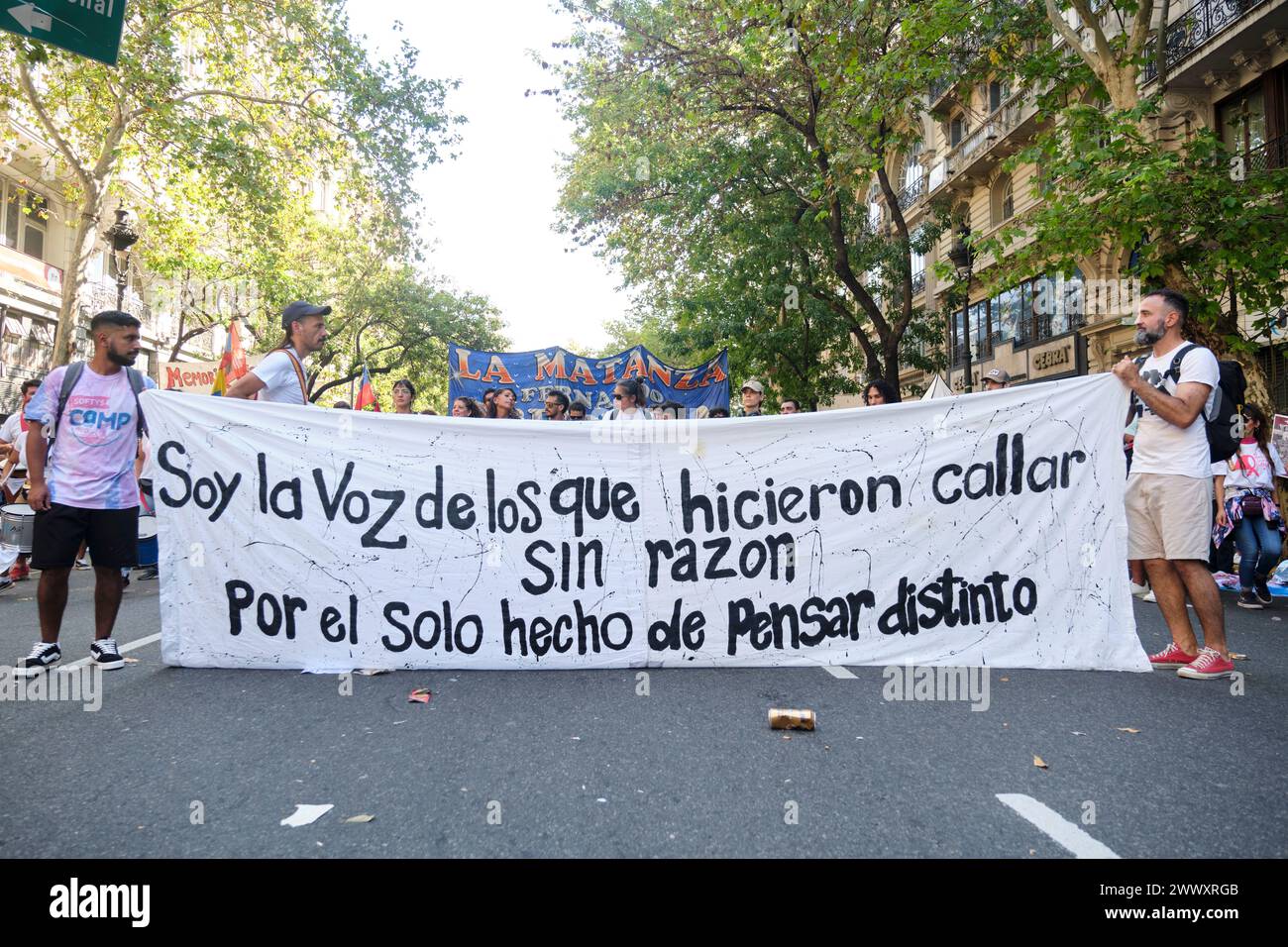 Buenos Aires, Argentina; 24 marzo 2024: Giornata nazionale della memoria per la verità e la giustizia. Banner: Io sono la voce di coloro che sono stati messi a tacere per no r Foto Stock