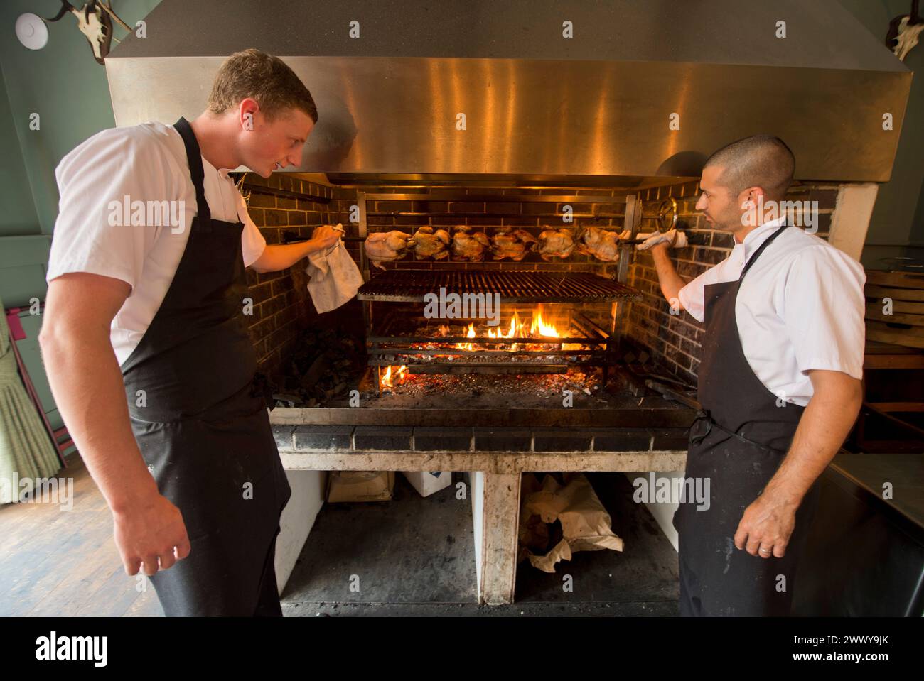 Arrosto domenicale al Talbot Inn di Mells, Somerset, Regno Unito Foto Stock