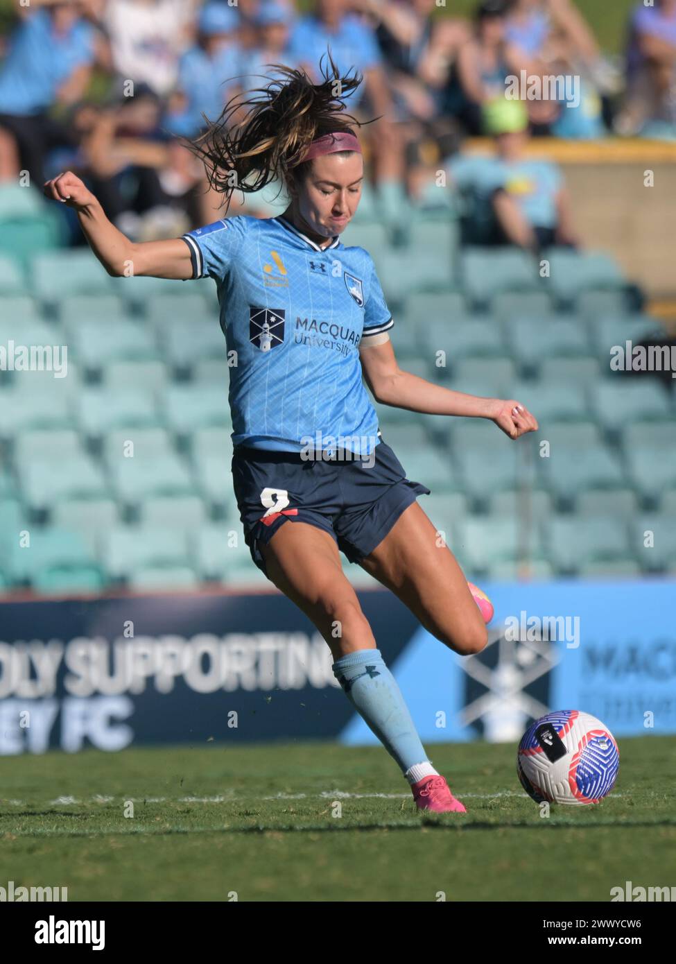 Shea Hastings Connors del Sydney FC è visto in azione durante la partita del 21° turno della stagione 2023-24 della Liberty A-League tra Sydney FC e Adelaide United tenutasi al Leichhardt Oval. Punteggio finale; Sydney FC 3:0 Adelaide United. Foto Stock