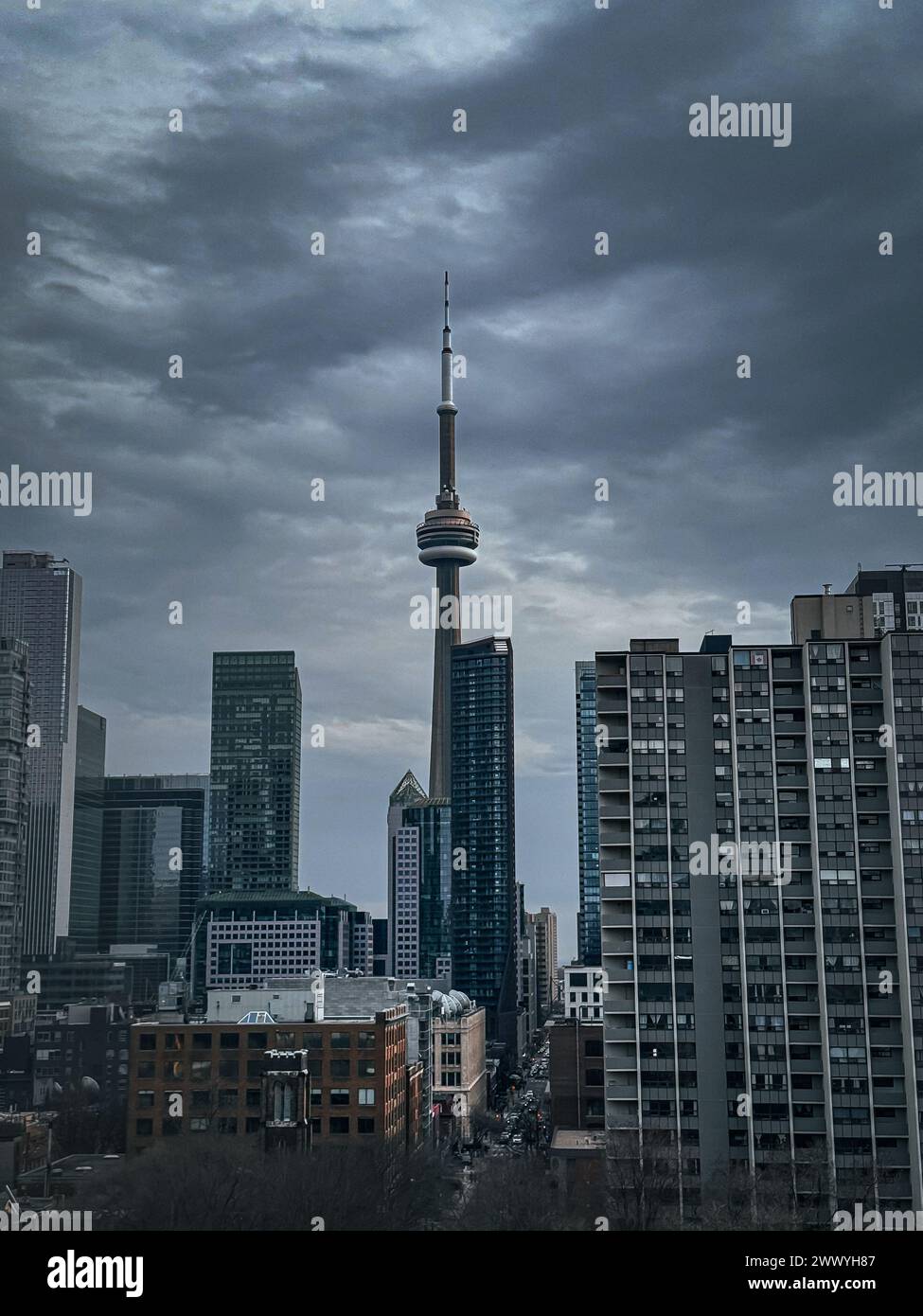 Spettacolare vista dello skyline di Toronto con l'iconica CN Tower Foto Stock