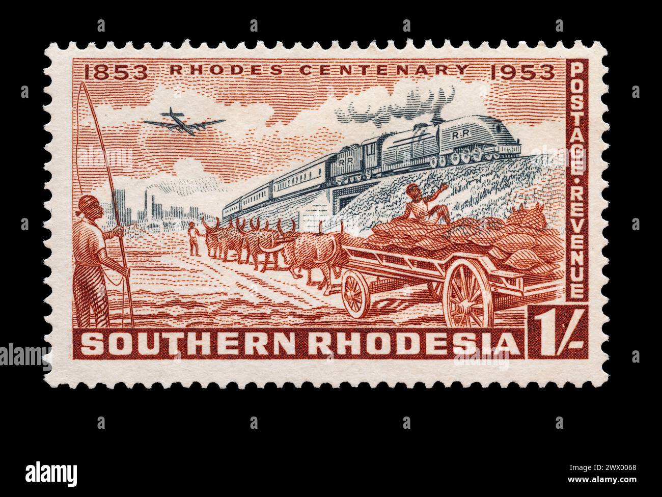 Francobollo vintage della Rhodesia meridionale intorno al 1953. Festeggiamo il centenario della nascita di Rodi. Illustrazione che mostra aeroplani, treni e carrelli agricoli. Foto Stock
