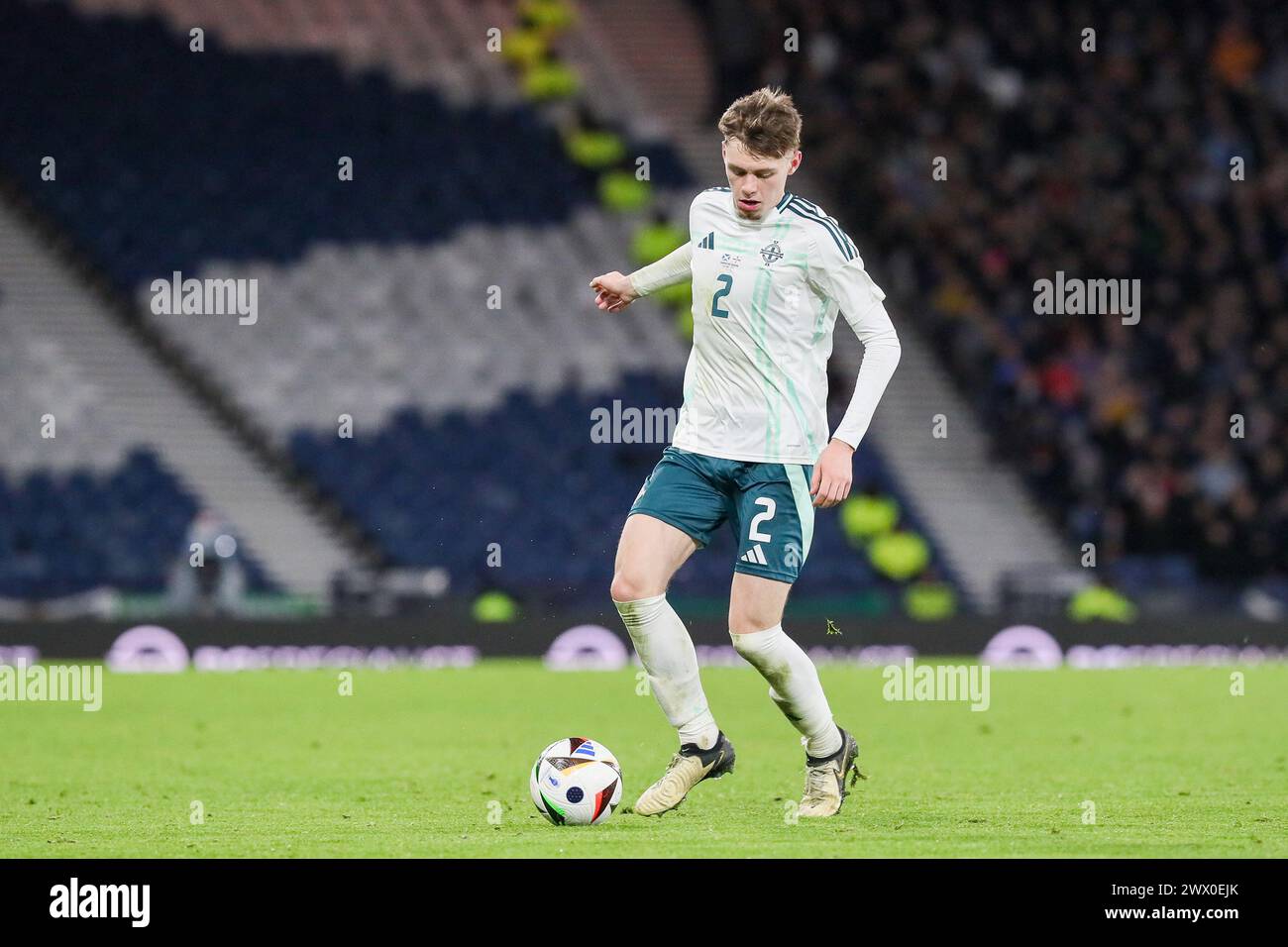 Glasgow, Regno Unito. 26 marzo 2024. In preparazione all'UEFA EURO 2024, la Scozia gioca contro l'Irlanda del Nord all'Hampden Park di Glasgow, lo stadio nazionale scozzese. Crediti: Findlay/Alamy Live News Foto Stock